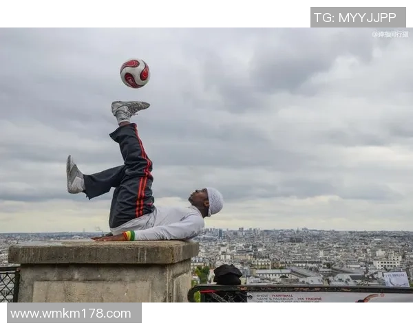 如何绘制足球明星的全身形象让其更加生动吸引眼球的技巧与方法